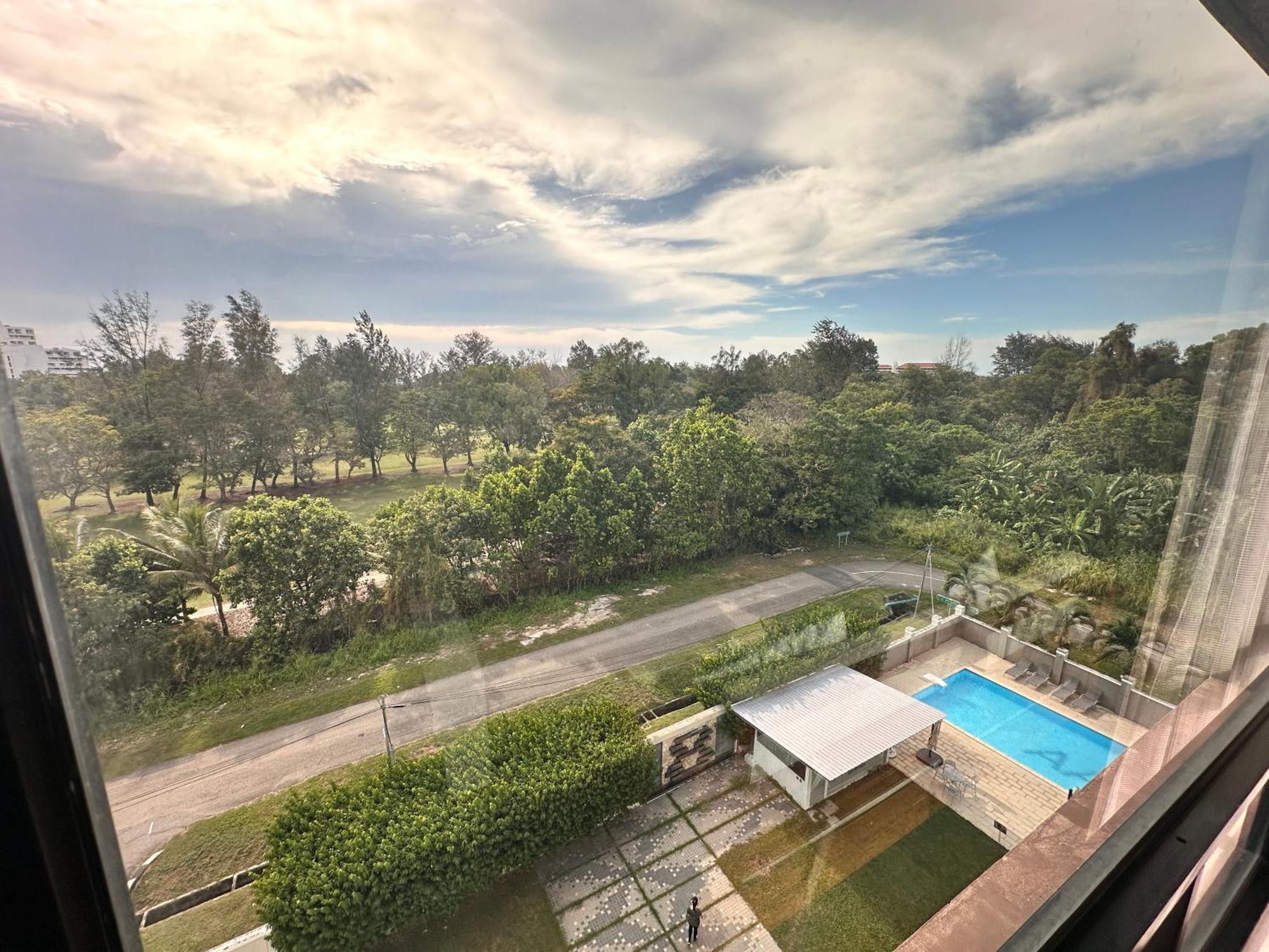 Aa Residen Luxury Condo Homestay 18Mins Walk Tanjung Aru Beach & Golf Course, Not Beach Side Resort Kota Kinabalu Exterior photo